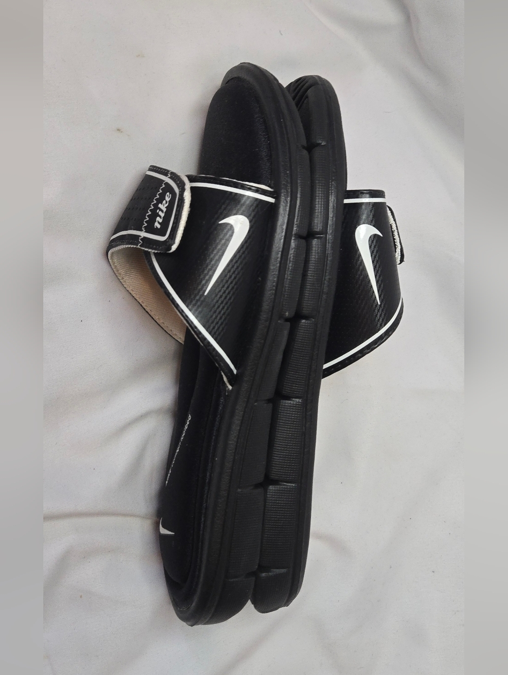 3/$25! Nike Comfort Cushion Black Slide Sandals White Accents Women's 8 - Picture 4 of 6